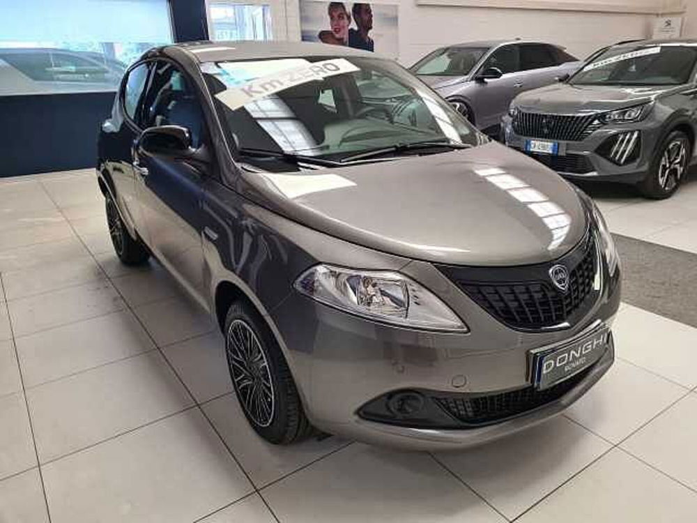 Lancia Ypsilon nuova a Brescia (2)