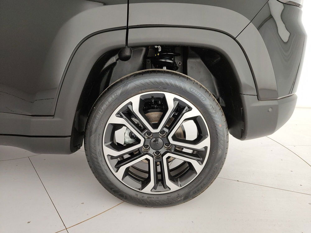 Jeep Compass nuova a Caserta (9)