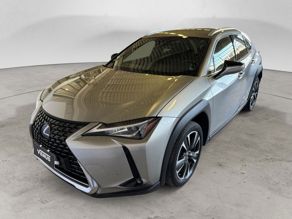 Lexus UX usata a Milano (2)