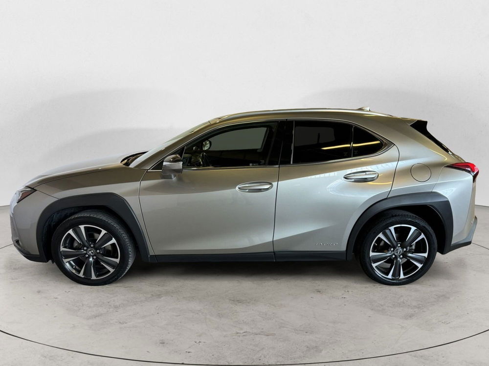 Lexus UX usata a Milano (3)