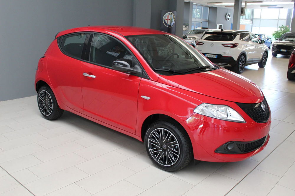 Lancia Ypsilon nuova a Cremona (2)