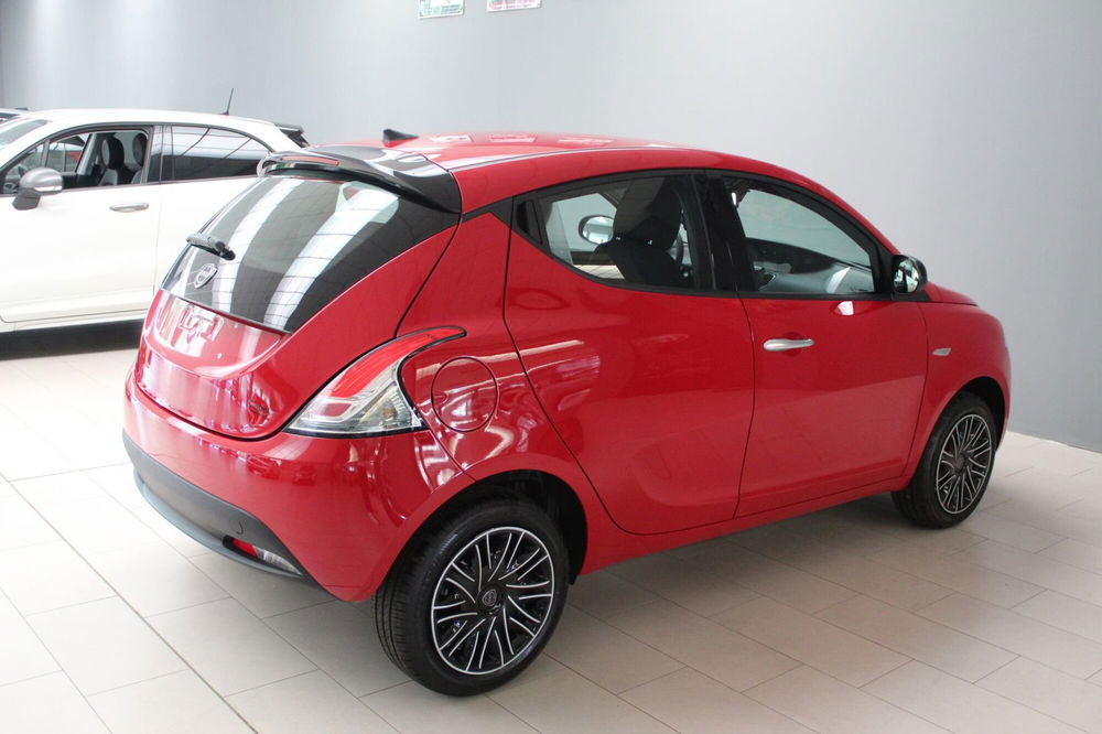 Lancia Ypsilon nuova a Cremona (5)