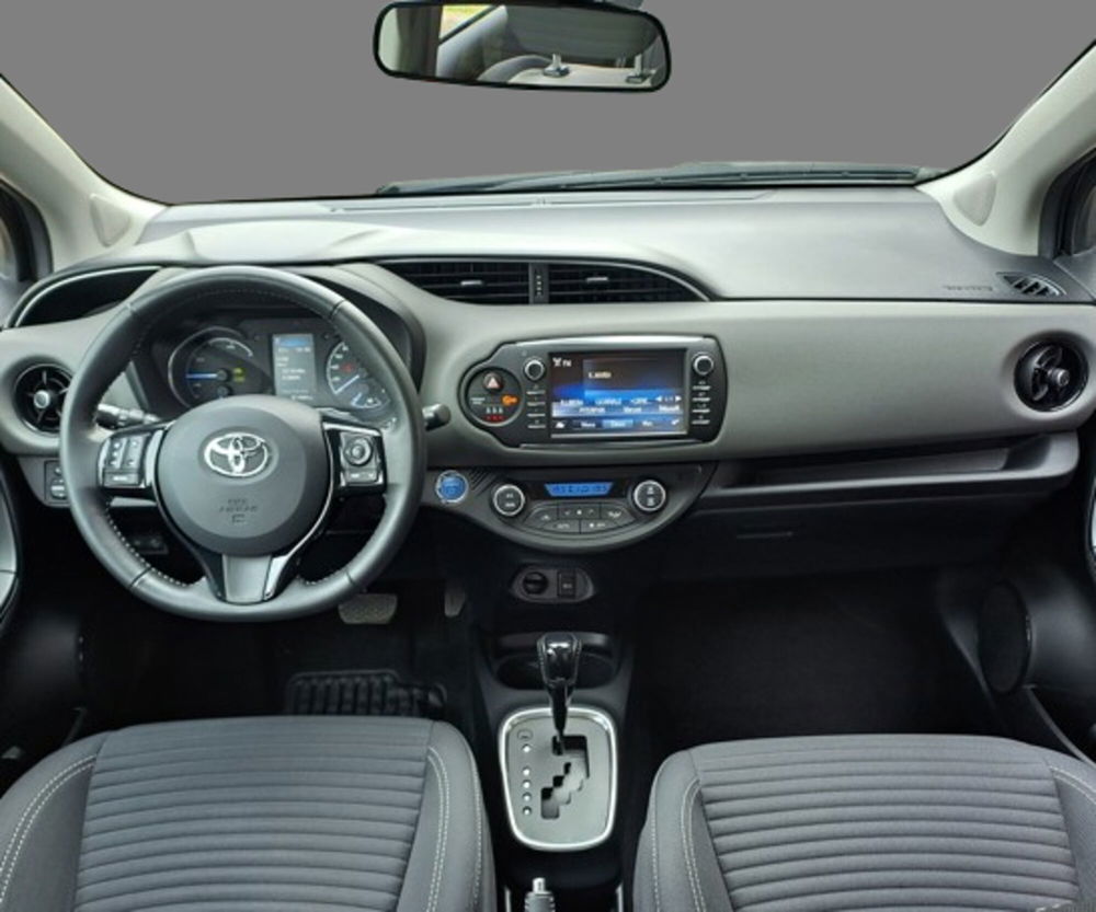 Toyota Yaris usata a Lecco (12)