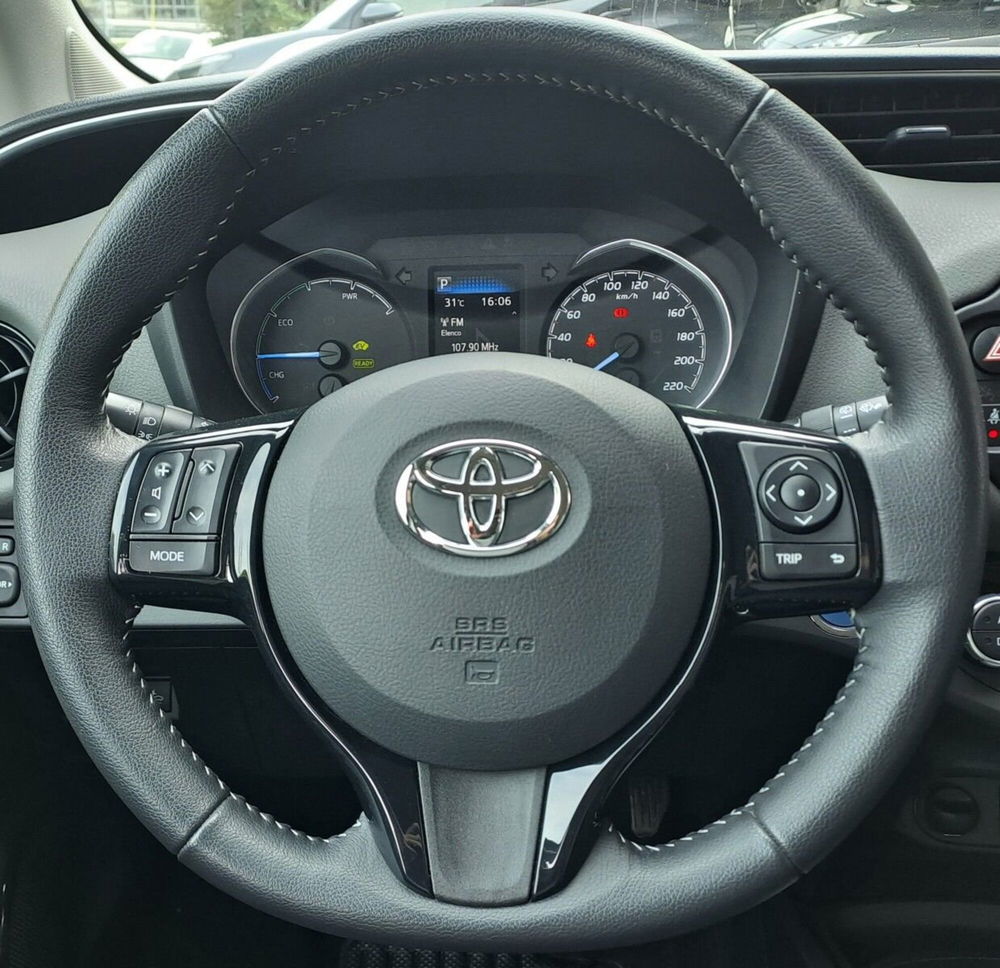 Toyota Yaris usata a Lecco (14)