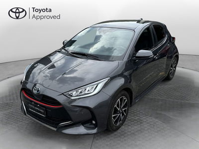 Toyota Yaris 1.5 Hybrid 5 porte Lounge del 2021 usata a Como