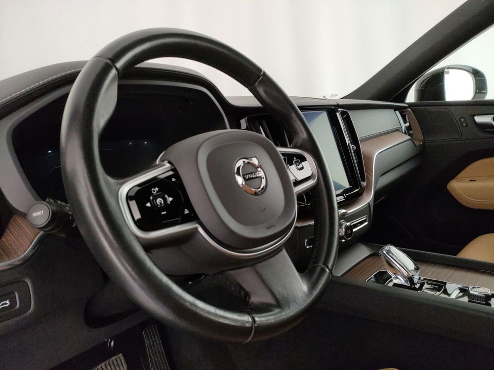 Volvo XC60 usata a Roma (12)