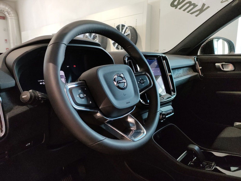 Volvo XC40 nuova a Roma (10)