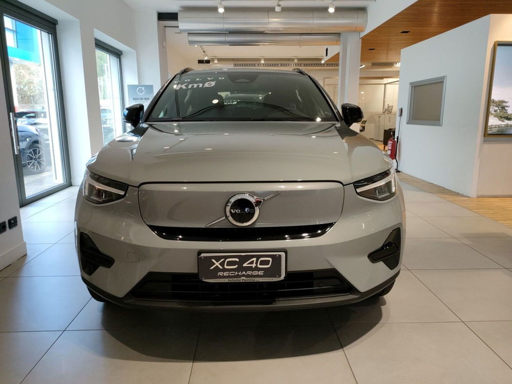 Volvo XC40 nuova a Roma (4)