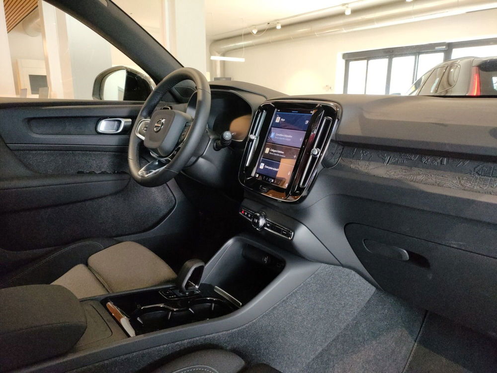 Volvo XC40 nuova a Roma (6)