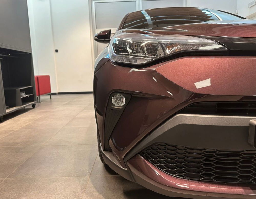 Toyota Toyota C-HR nuova a Ferrara (16)