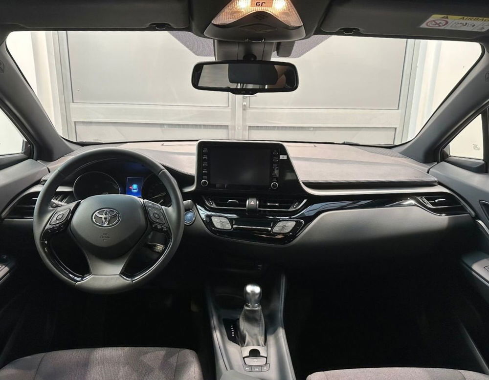 Toyota Toyota C-HR nuova a Ferrara (8)