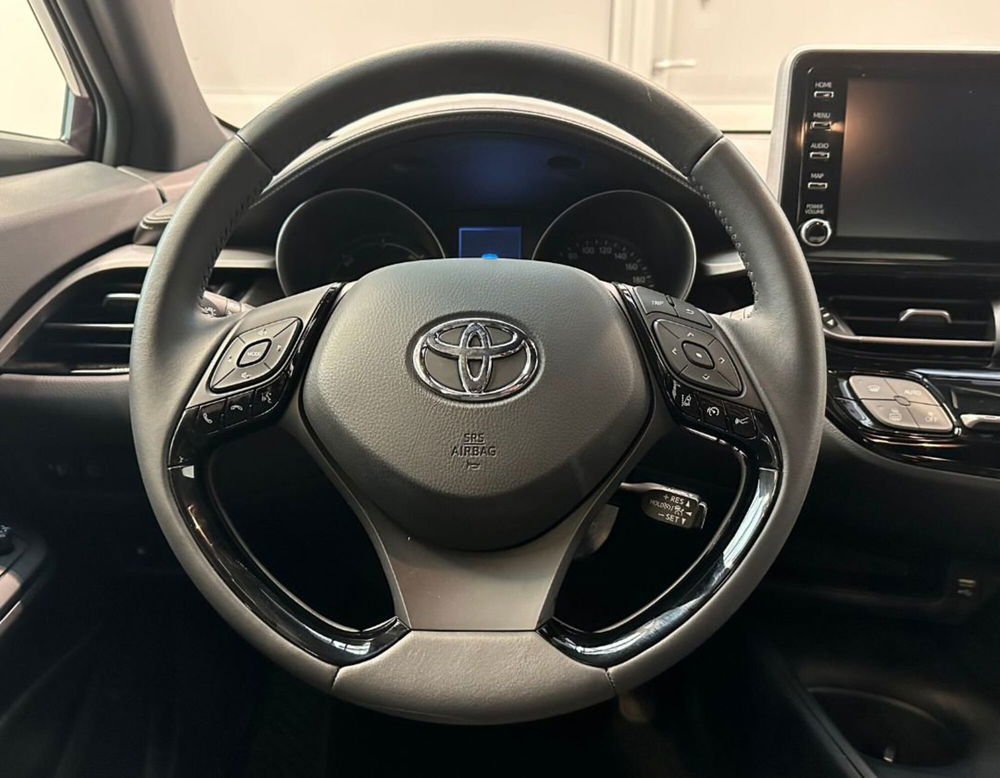 Toyota Toyota C-HR nuova a Ferrara (9)