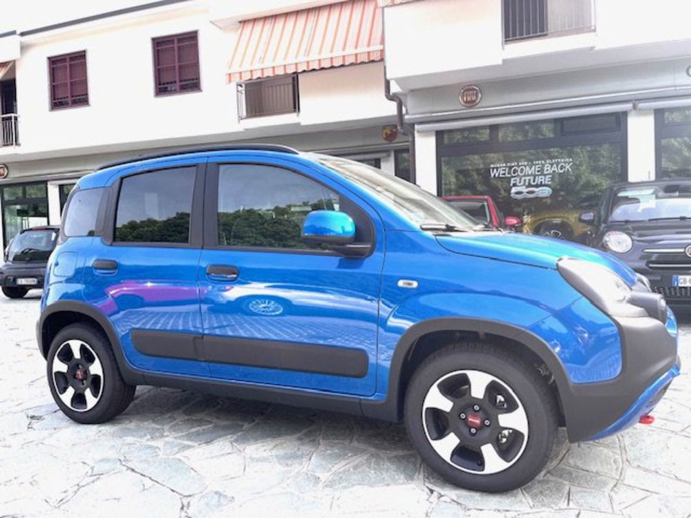 Fiat Panda Cross nuova a Milano (2)