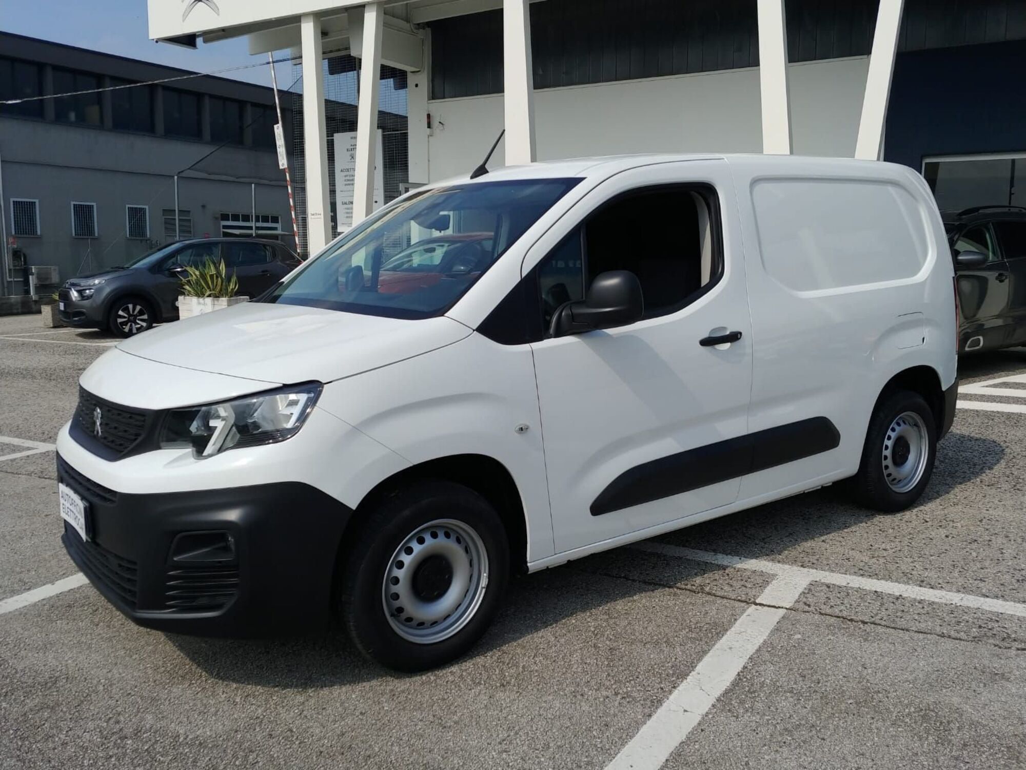 Peugeot Partner Furgone BlueHDi 100 S&amp;S PC Furgone Premium  del 2019 usata a Bassano del Grappa