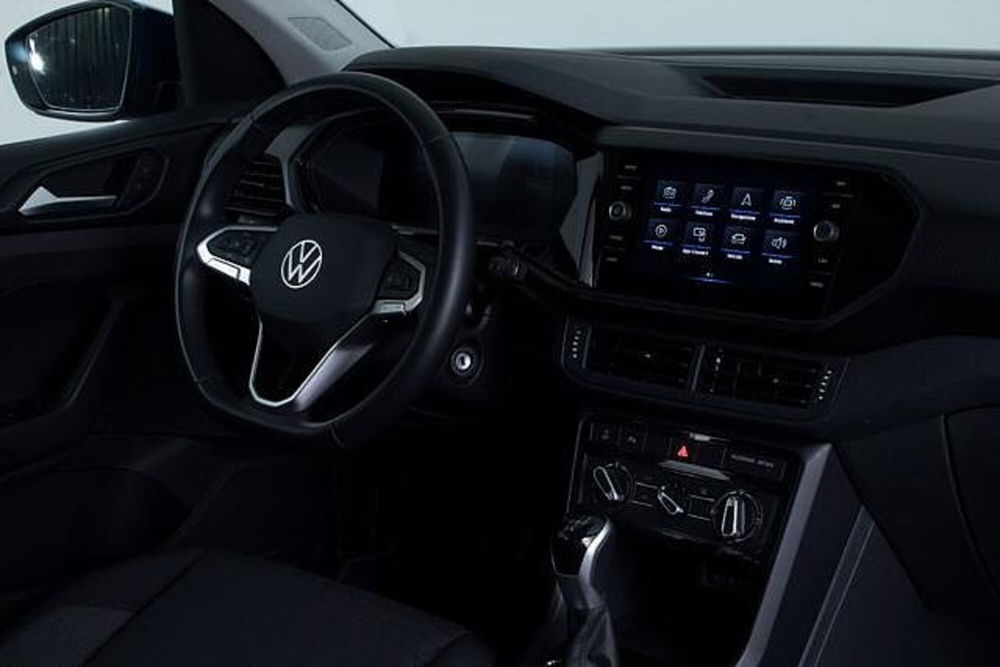 Volkswagen T-Cross usata a Novara (6)