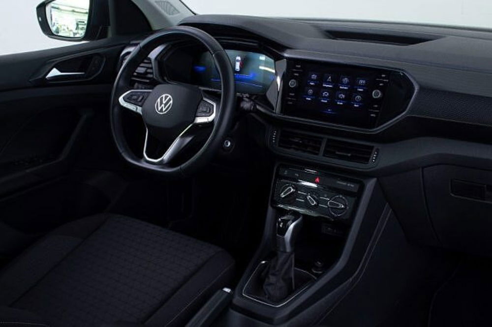 Volkswagen T-Cross usata a Novara (6)