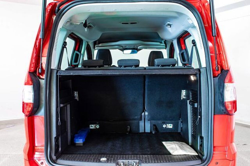 Ford Tourneo Courier usata a Novara (9)