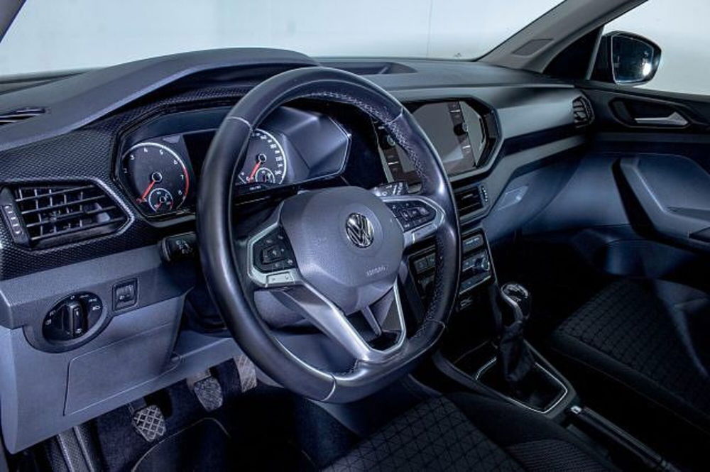 Volkswagen T-Cross usata a Novara (8)