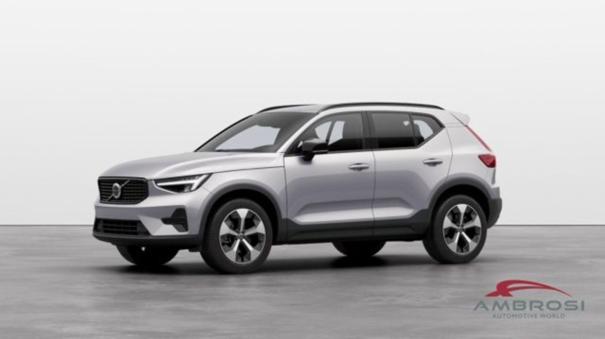 Volvo XC40 B3 automatico Plus Dark  nuova a Corciano