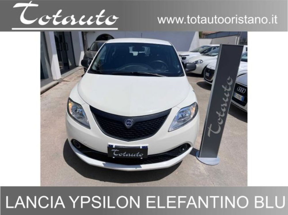 Lancia Ypsilon usata a Oristano