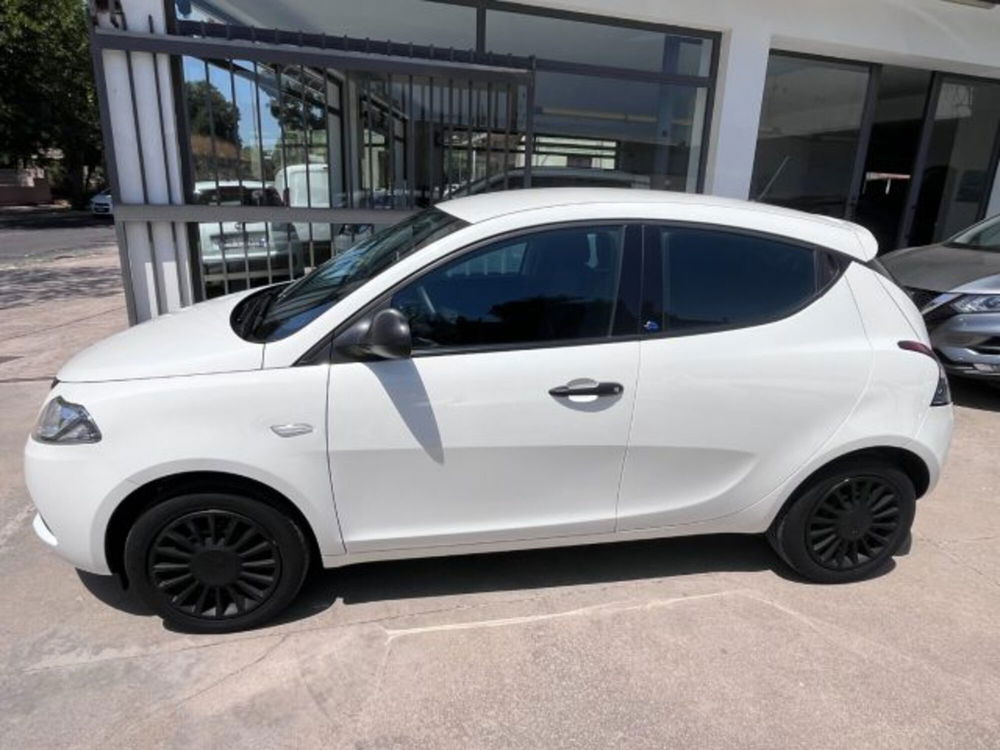 Lancia Ypsilon usata a Oristano (4)