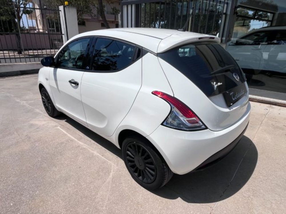 Lancia Ypsilon usata a Oristano (5)