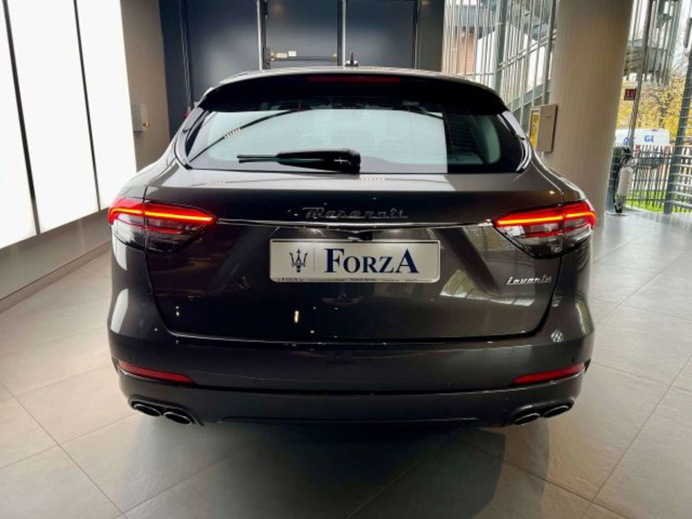 Maserati Levante usata a Torino (6)