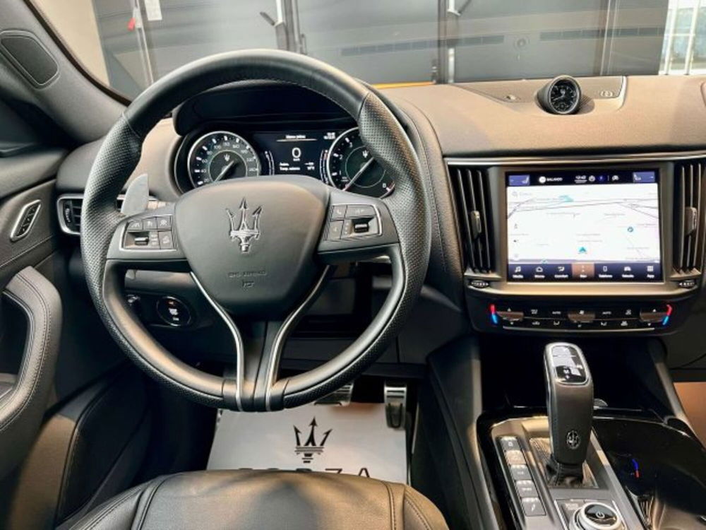 Maserati Levante usata a Torino (15)