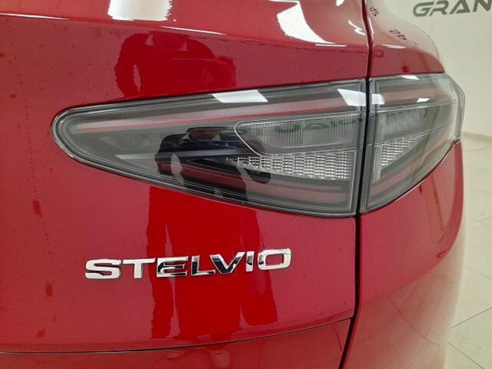 Alfa Romeo Stelvio nuova a Alessandria (19)