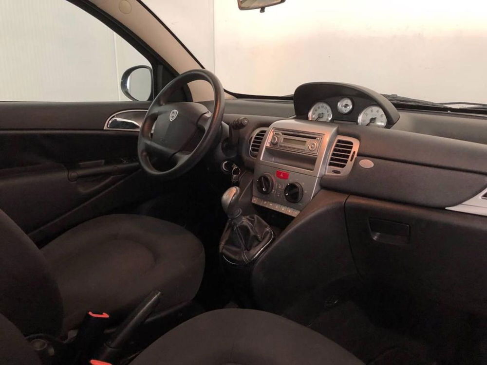 Lancia Ypsilon usata a Torino (4)