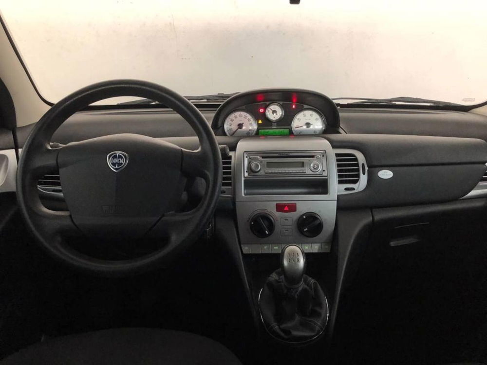 Lancia Ypsilon usata a Torino (8)