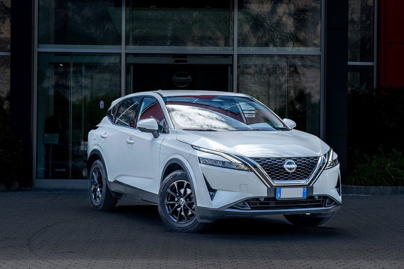 Nissan Qashqai 1.3 mhev N-Connecta 2wd 140cv del 2023 usata a Faedo