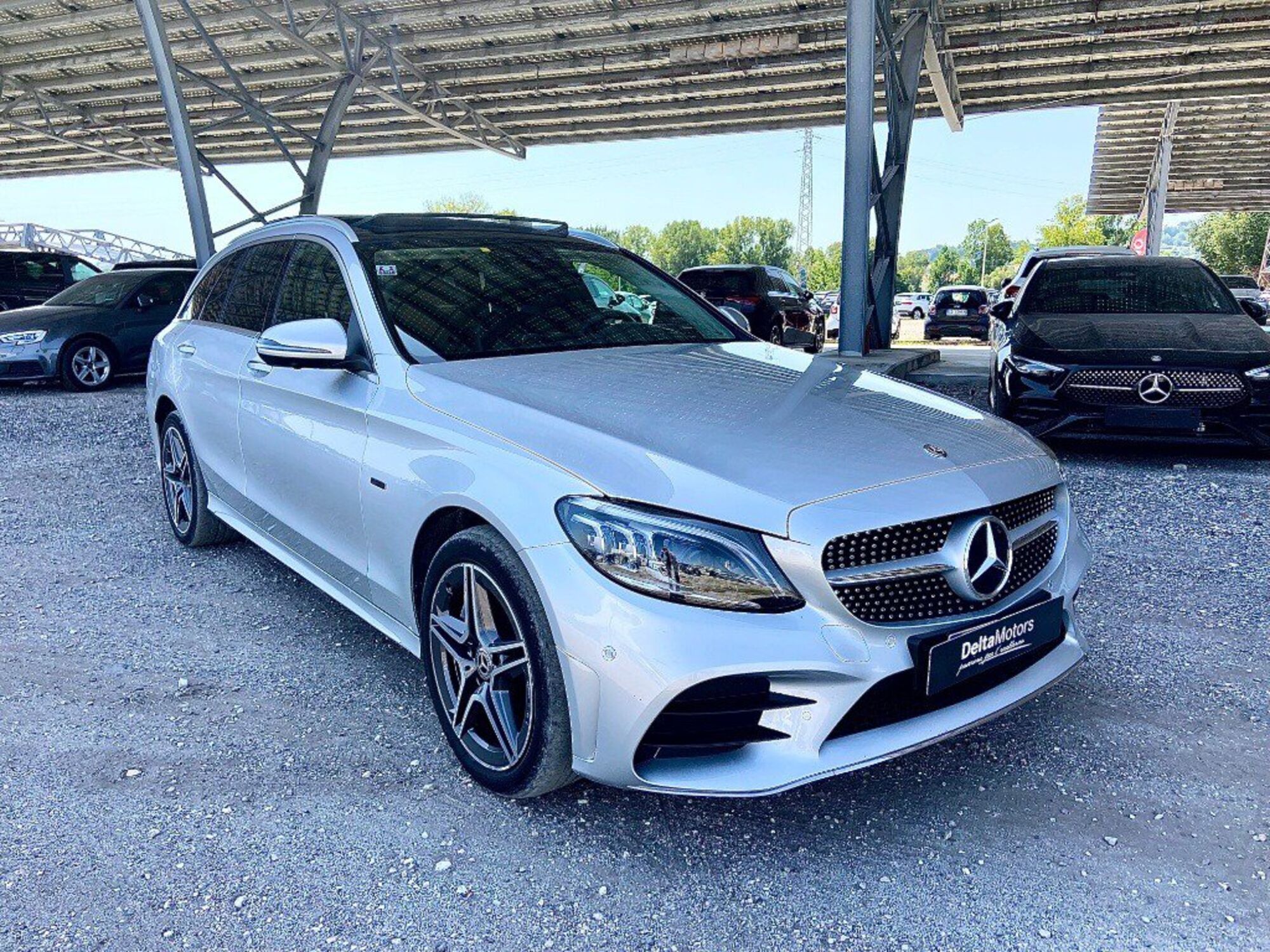 Mercedes-Benz Classe C Station Wagon 300 de Auto EQ-Power Premium del 2020 usata a Montecosaro