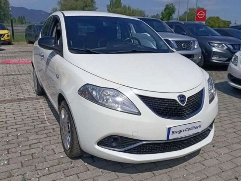 Lancia Ypsilon 1.2 69 CV 5 porte Silver  del 2017 usata a Empoli