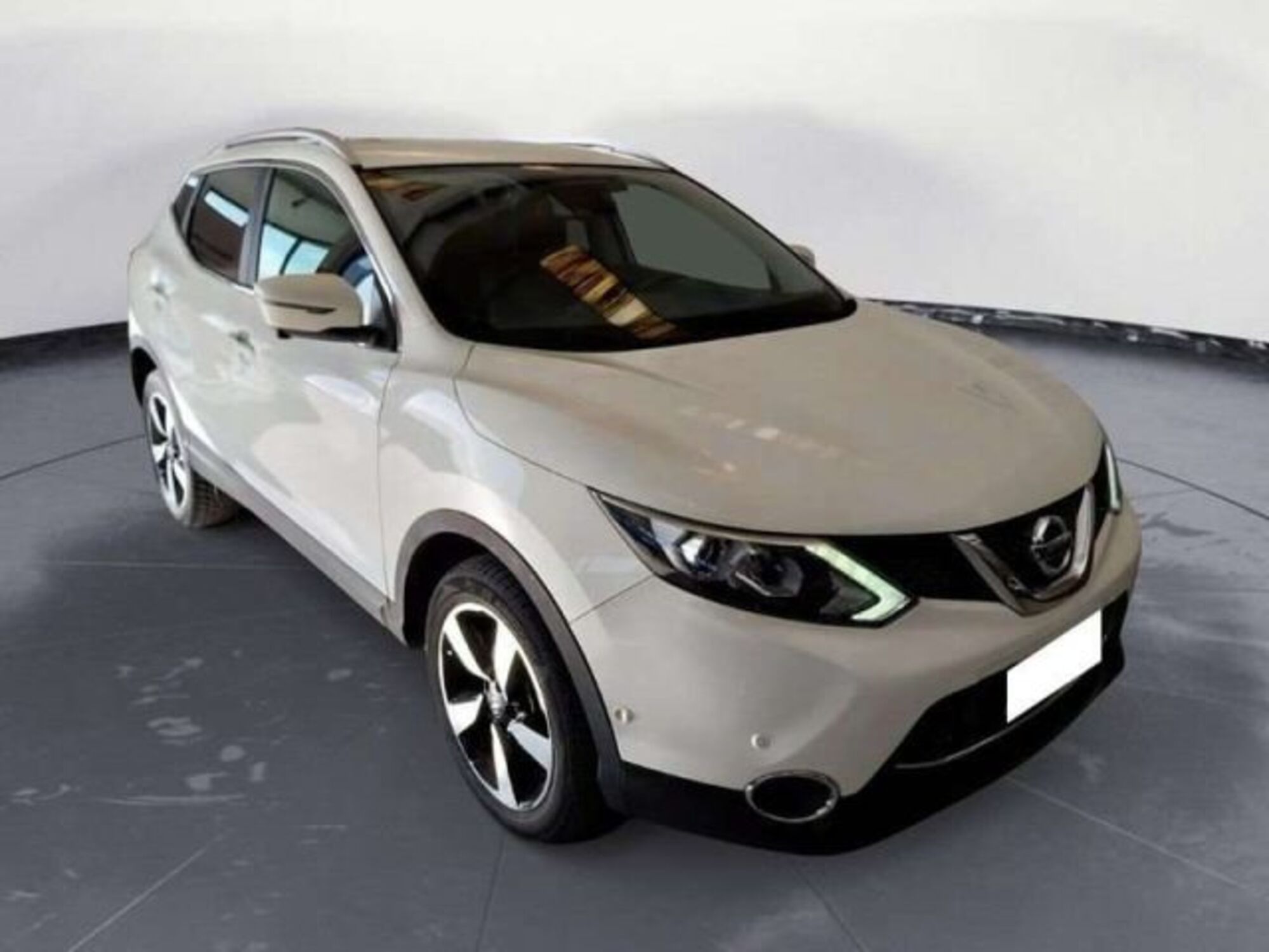 Nissan Qashqai 1.6 dCi 4WD Tekna  del 2016 usata a Empoli