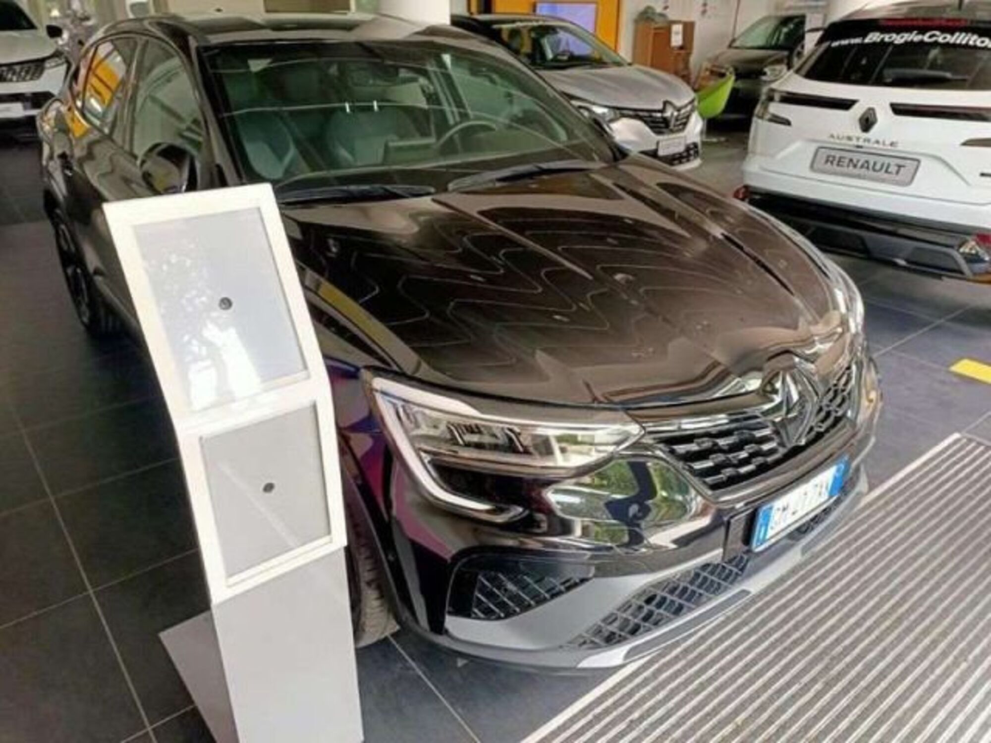 Renault Arkana 1.6 full hybrid Techno 145cv del 2023 usata a Empoli