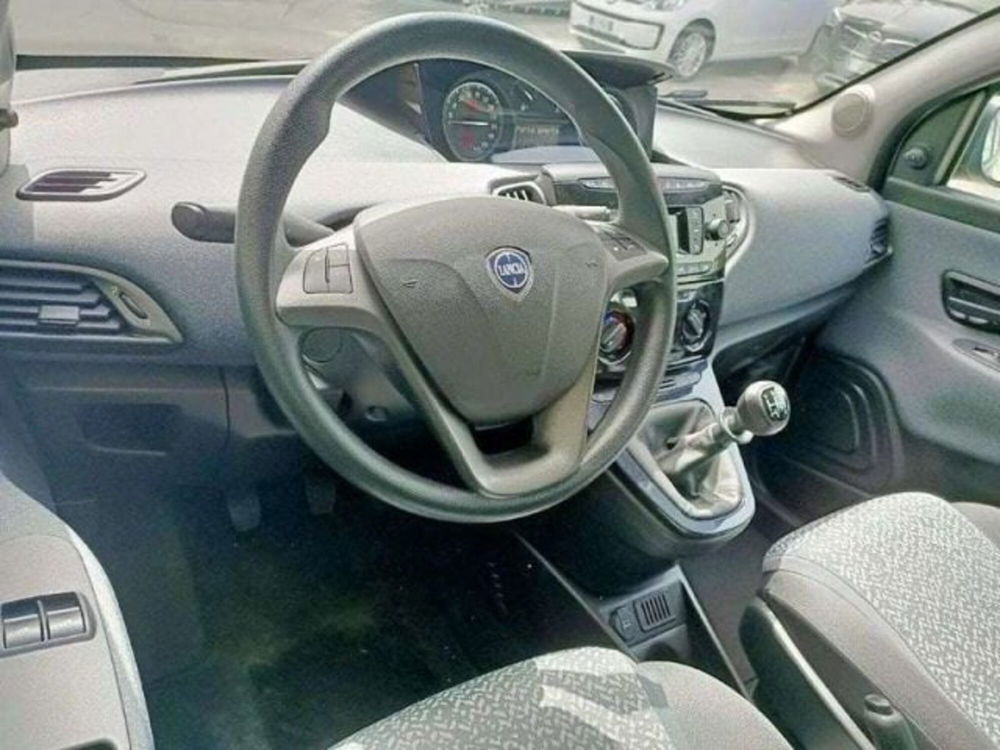 Lancia Ypsilon usata a Firenze (9)