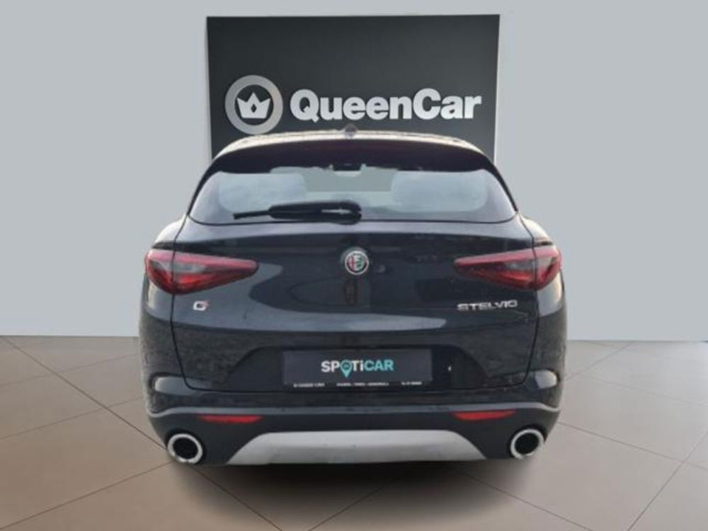 Alfa Romeo Stelvio usata a Torino (5)