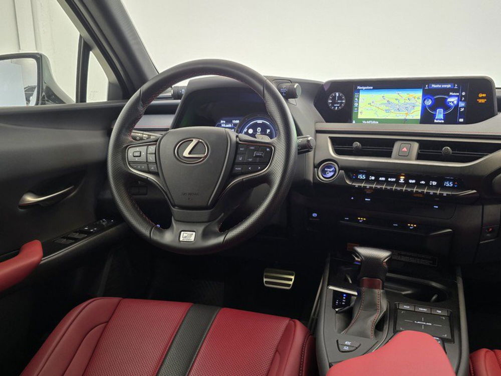 Lexus UX usata a Asti (11)