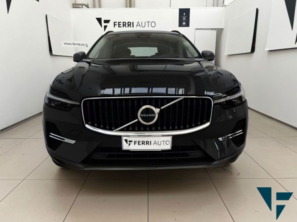 Volvo XC60 nuova a Udine (2)