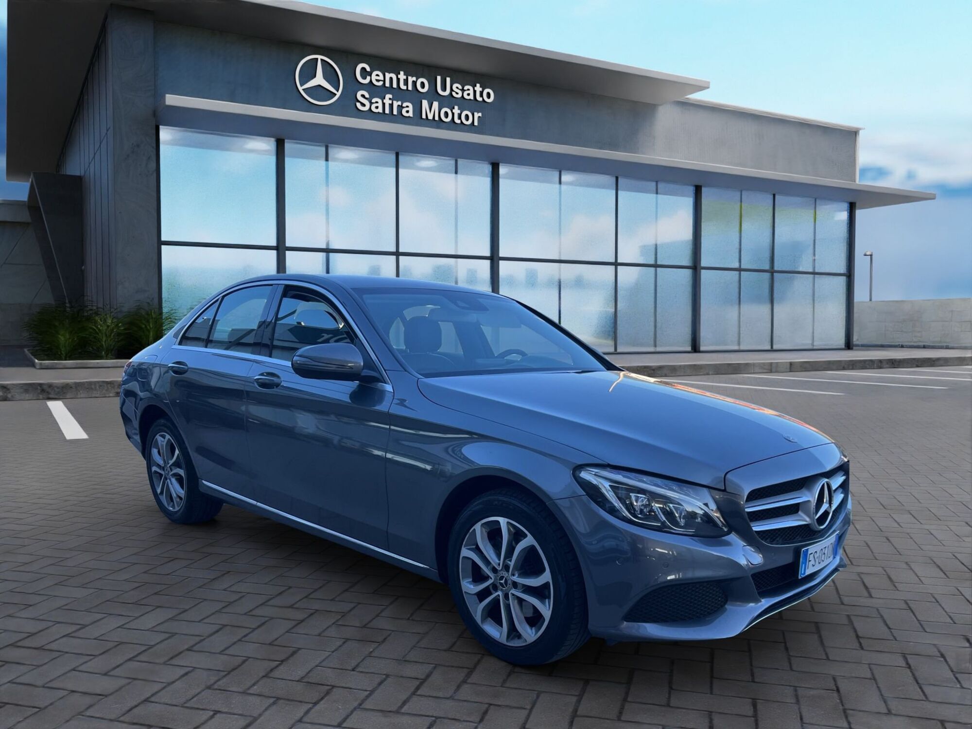 Mercedes-Benz Classe C 220 d 4Matic Auto Sport  del 2018 usata a Rende