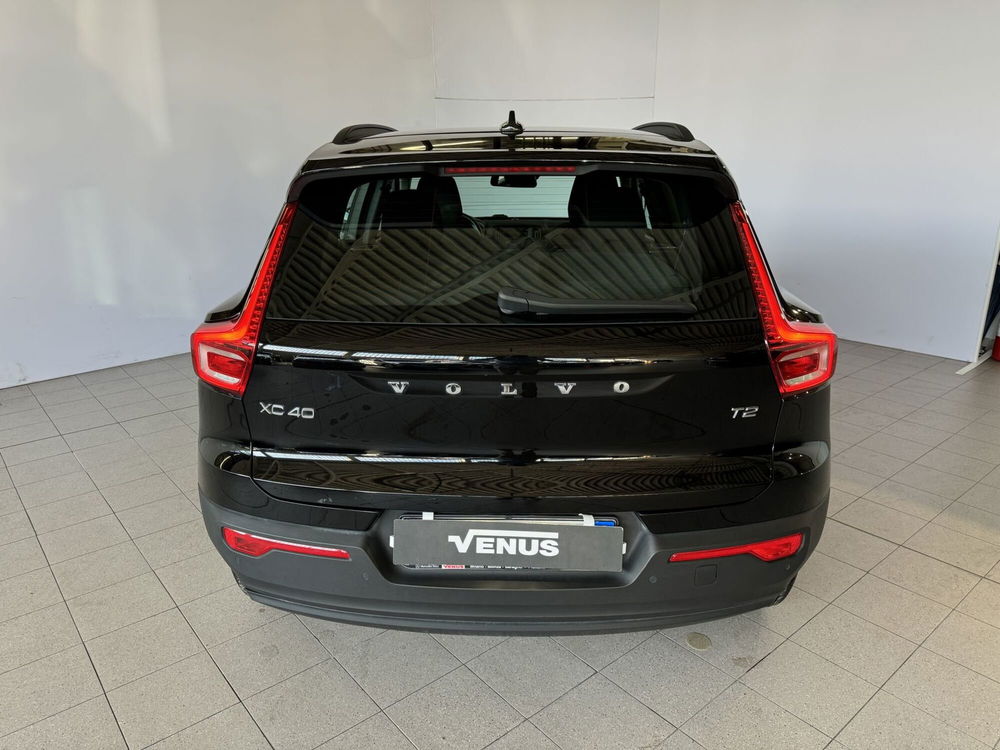 Volvo XC40 usata a Milano (6)