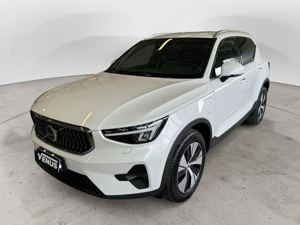 Volvo XC40 nuova a Monza e Brianza (3)