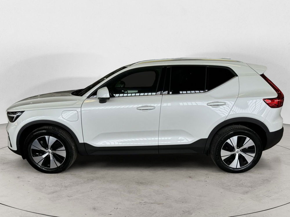 Volvo XC40 nuova a Monza e Brianza (4)