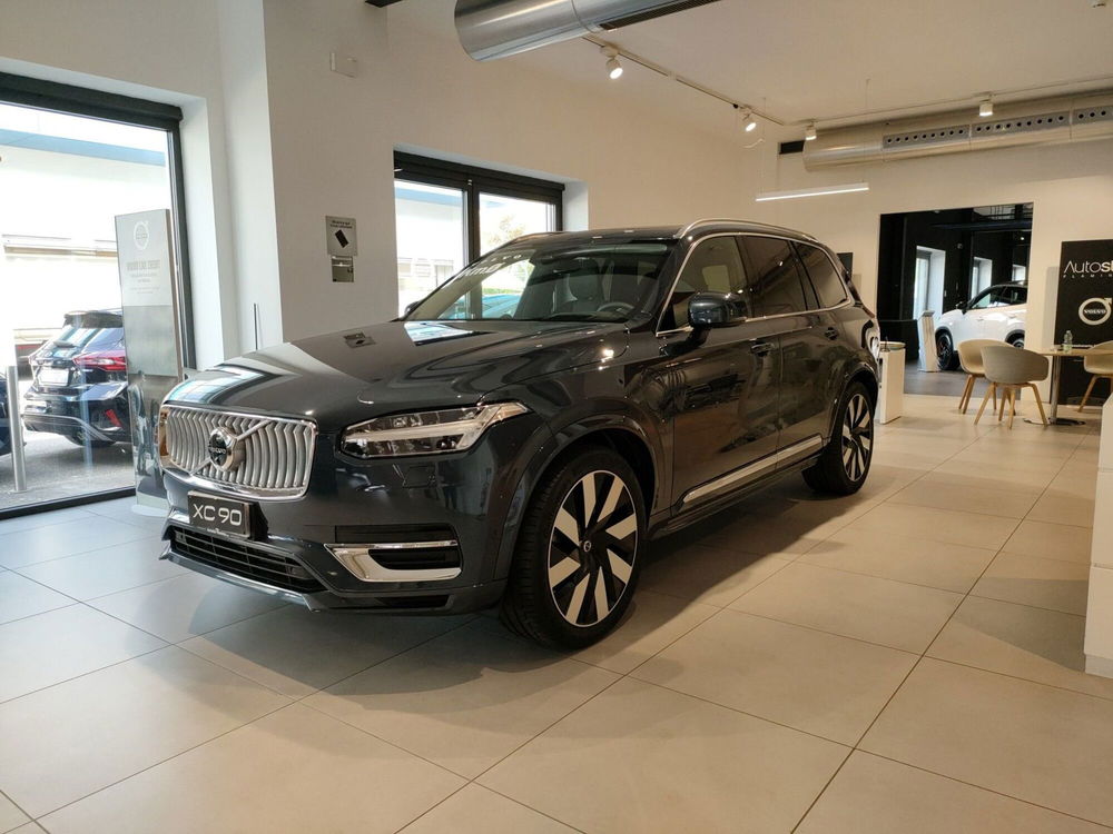 Volvo XC90 nuova a Roma