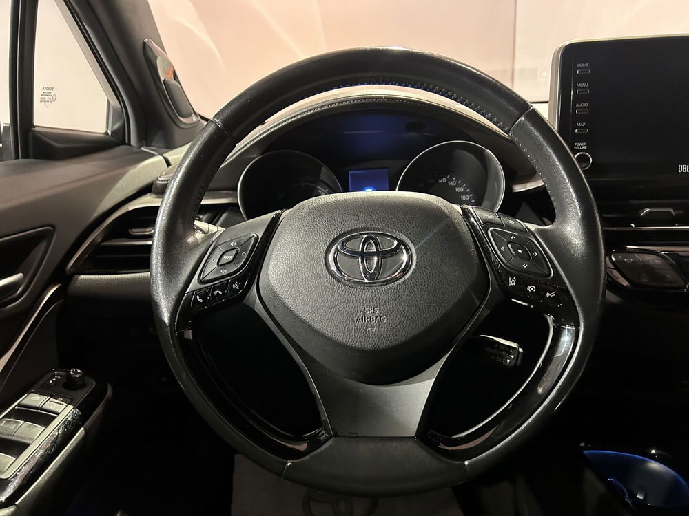 Toyota Toyota C-HR usata a Milano (10)