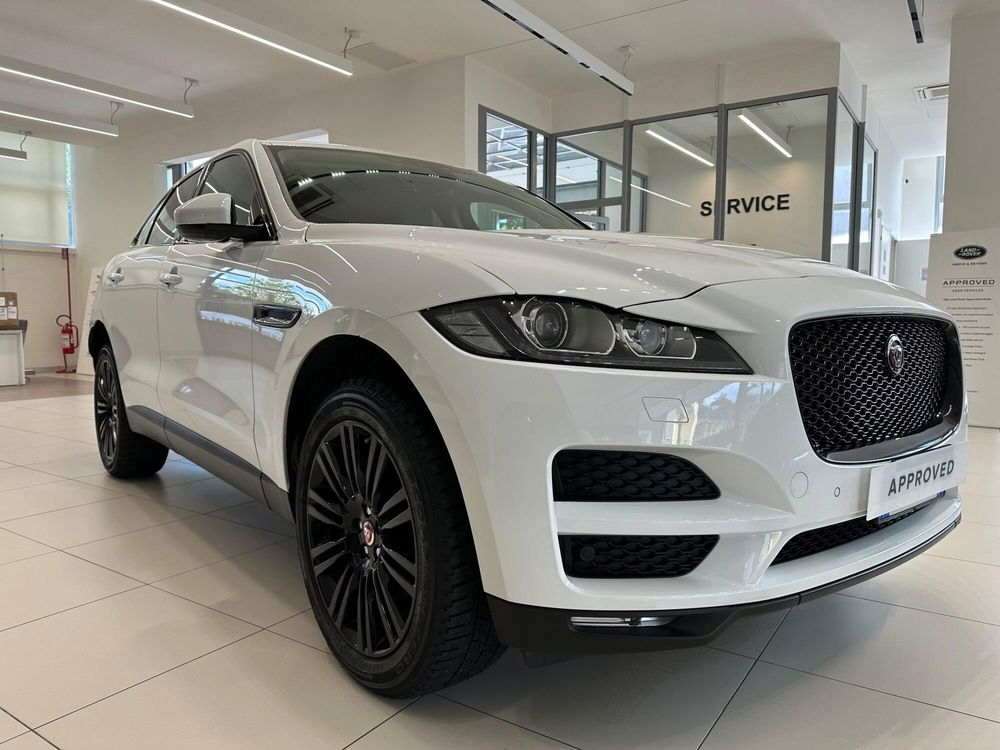 Jaguar F-Pace usata a Varese (10)