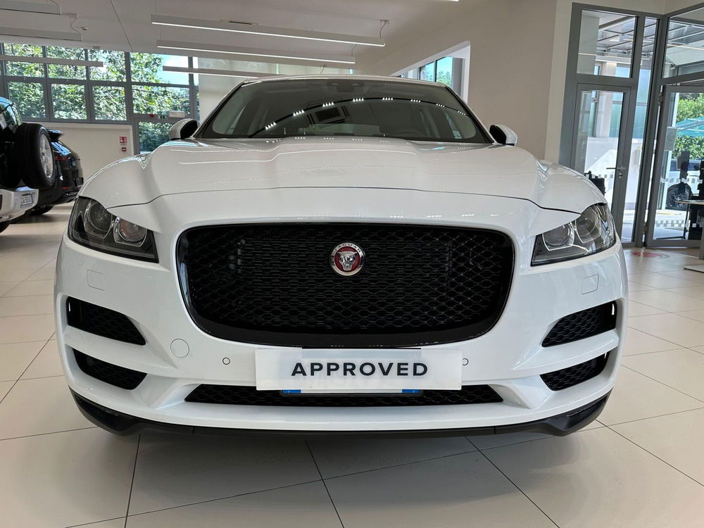 Jaguar F-Pace usata a Varese (8)