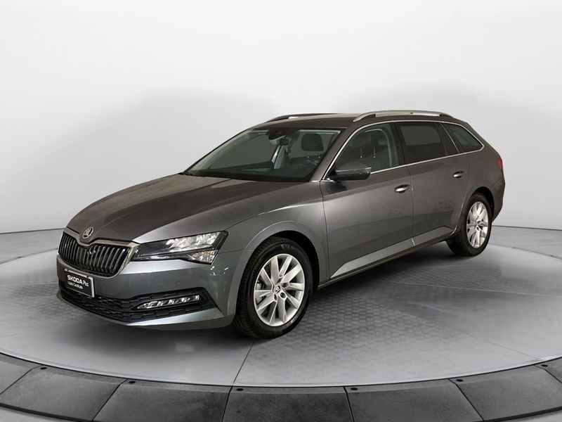 Skoda Superb Station Wagon 2.0 TDI EVO 150 CV SCR DSG Wagon Executive del 2023 usata a Carnago