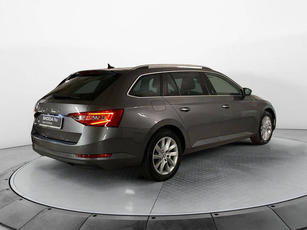 Skoda Superb Station Wagon usata a Varese (4)